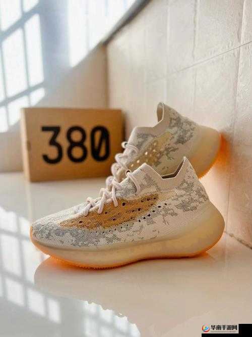 yeezy380 蜜桃粉与白色高清精品深度评测