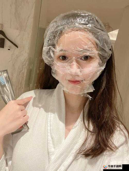 上面一边亲下一边面膜是什么意思：求解答