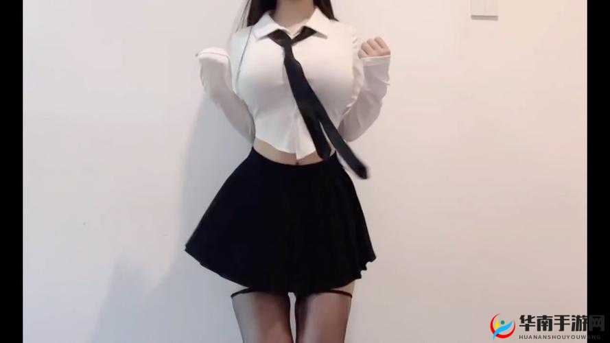 女：QQ 弹弹，活力满满：跳舞视频