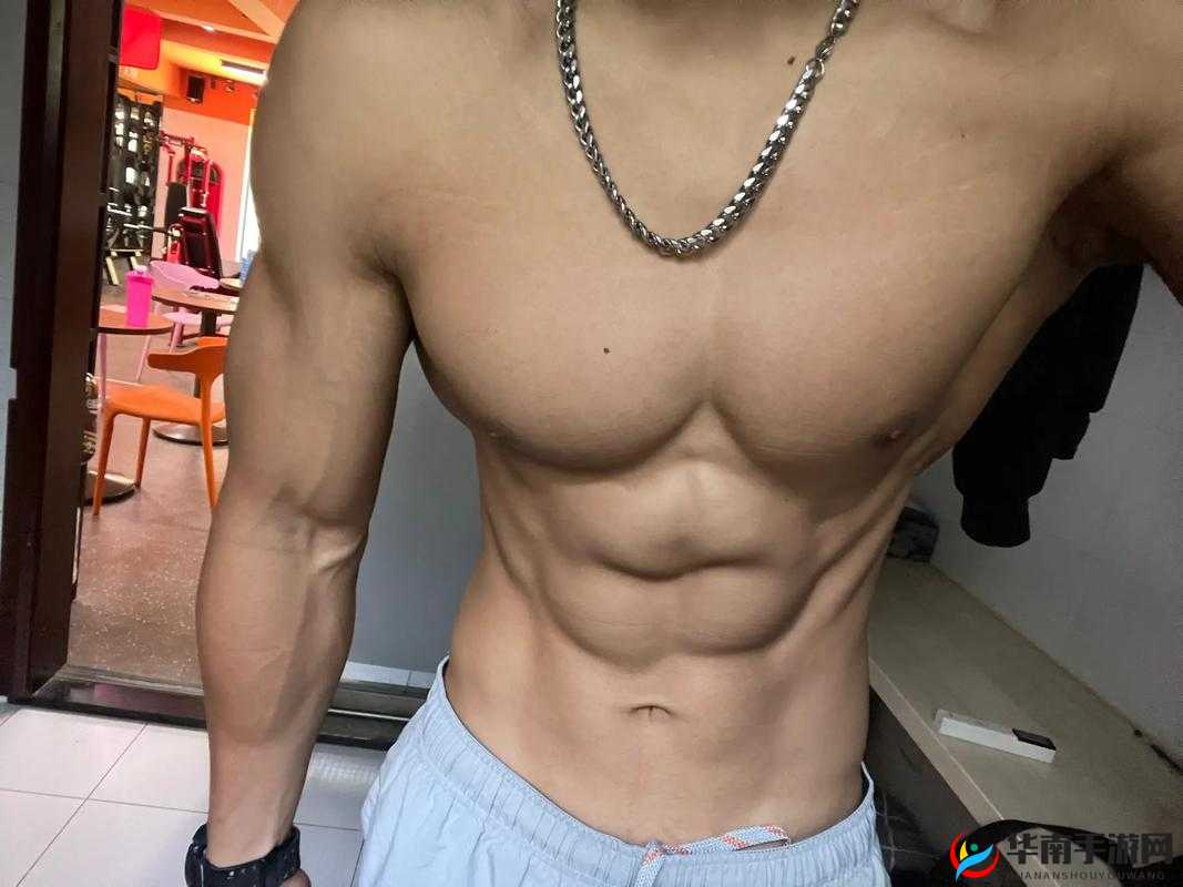 180 黑皮腹肌大包：魅力无限