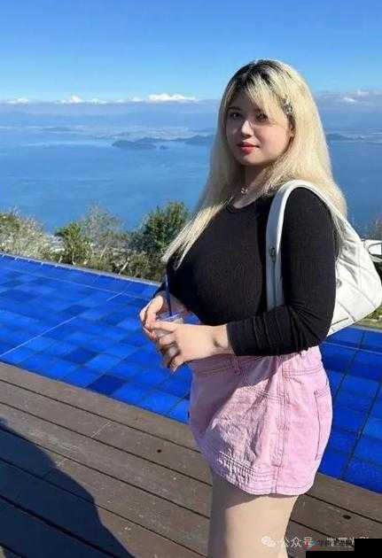 楚清仪和雪琪驯服后：冷艳女总裁和呆萌俏秘书的反差蜕变