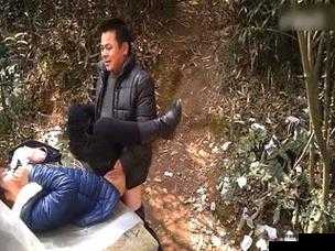 亚洲同性老头XXXXX老人的生活故事：揭秘他们的情感世界与日常挑战