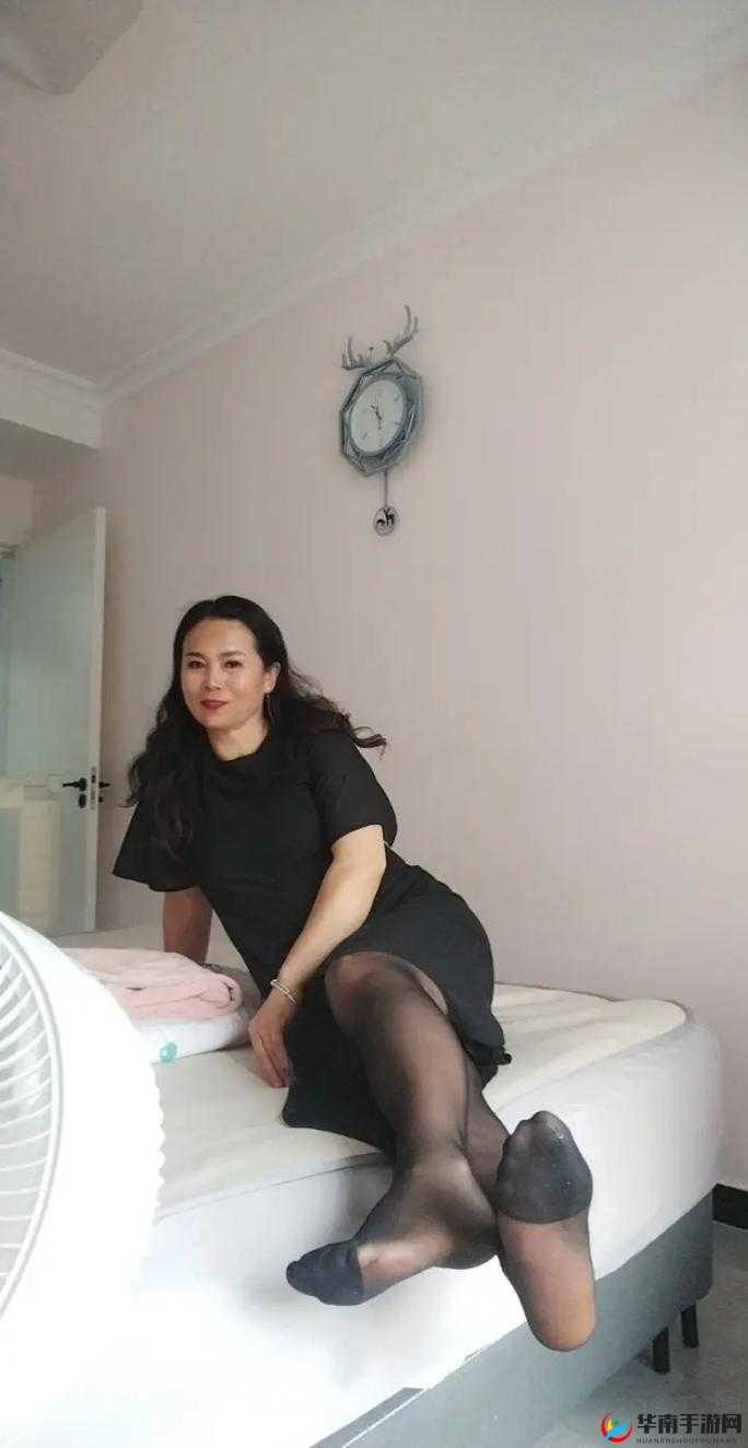 97人妻精品丰满熬妇：探索当代女性魅力与家庭角色的完美平衡